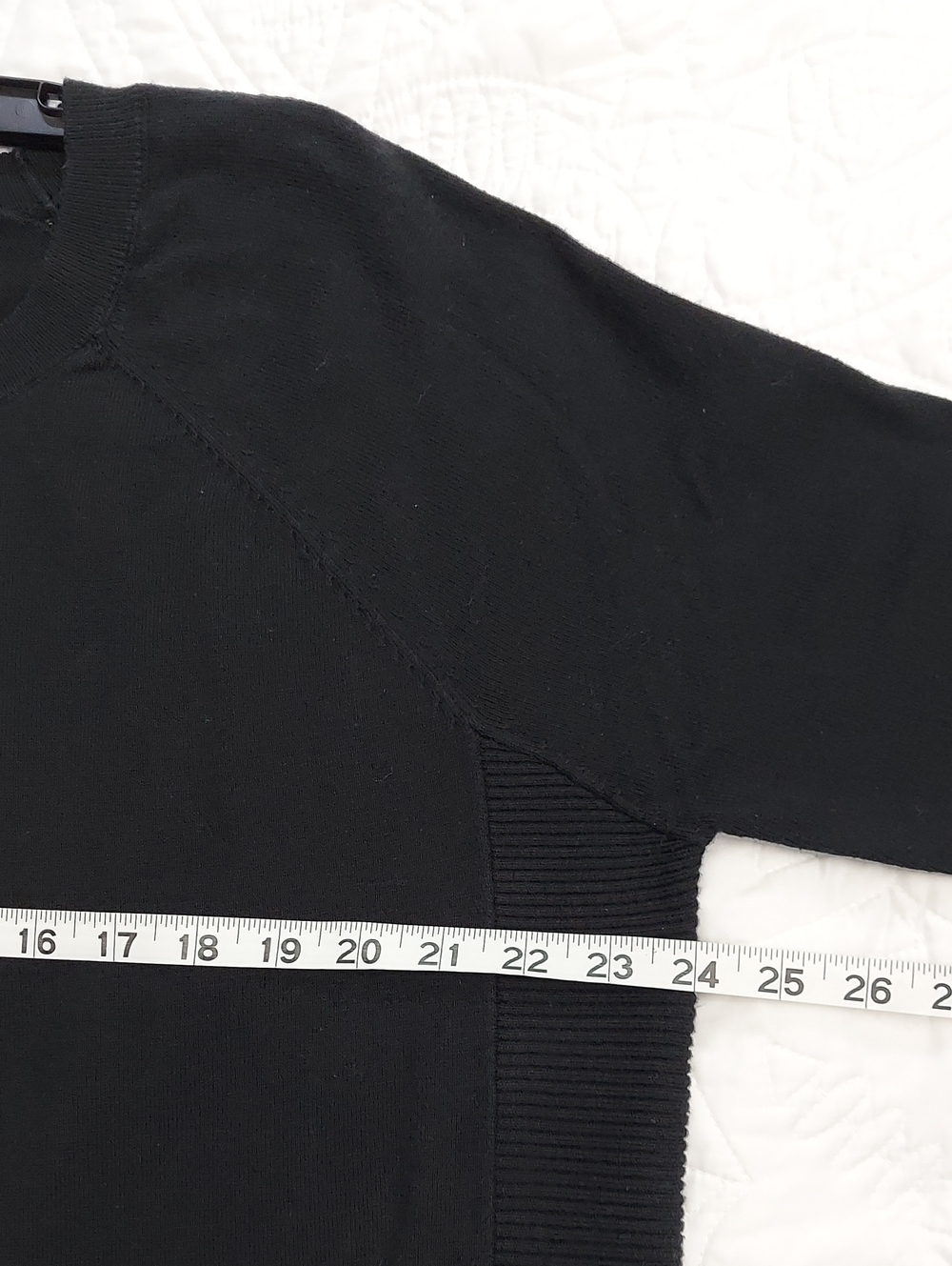 Express Oversized Black Boatneck Knit Top With Ribbed Hem All Around Size Medium - Picture 7 of 8